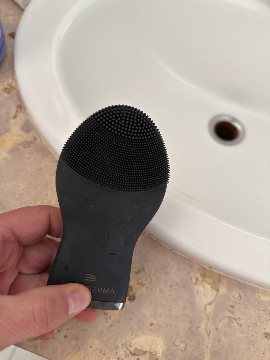 Customer photo review of Men's Ultrasonic Facial Cleansing Brush