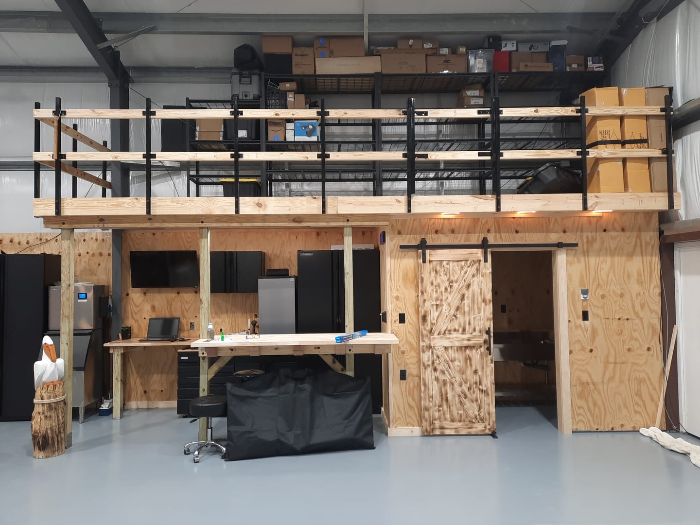 Customer photo review of REIBII 6-Tier 55" W Heavy Duty Industrial Garage Shelving, Adjustable Metal Storage Shelving Units, For Basement&Warehouse
