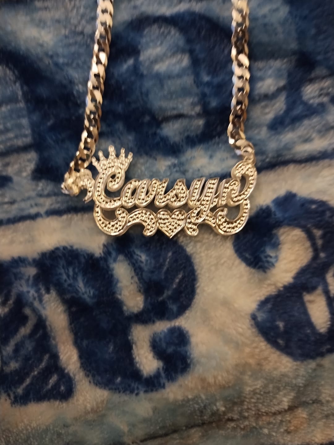 Customer photo review of Crown Double Plated Name Necklace "Savannah" with Cuban Chain