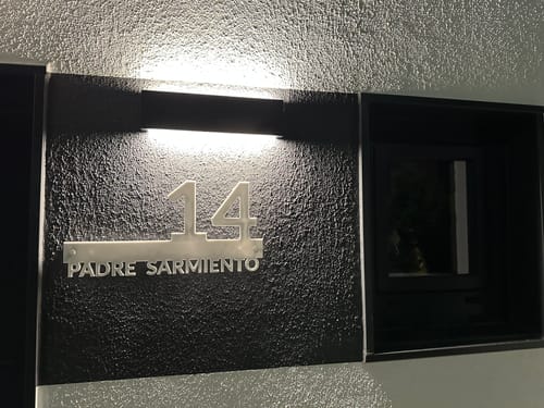 Customer photo review of Numero civico e testo sagomato modello Line 02 Acrilico