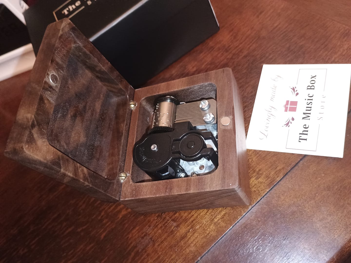 Customer photo review of Wind-up Music Box