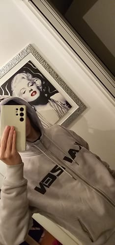 Customer photo review of TEAM KAIZEN™ OVERSIZE FULL ZIP HOODIE