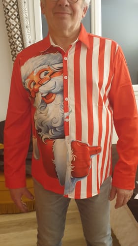 Customer photo review of Chemise de Noël boutonnée à rayures rouges et père Noël pour homme