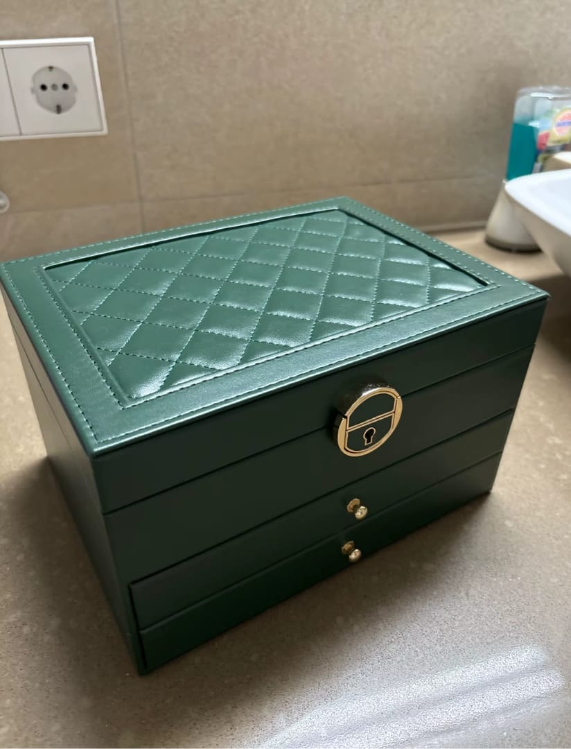 Customer photo review of Luxuriöse Mehrschichtige Schmuckbox – EleganceBox