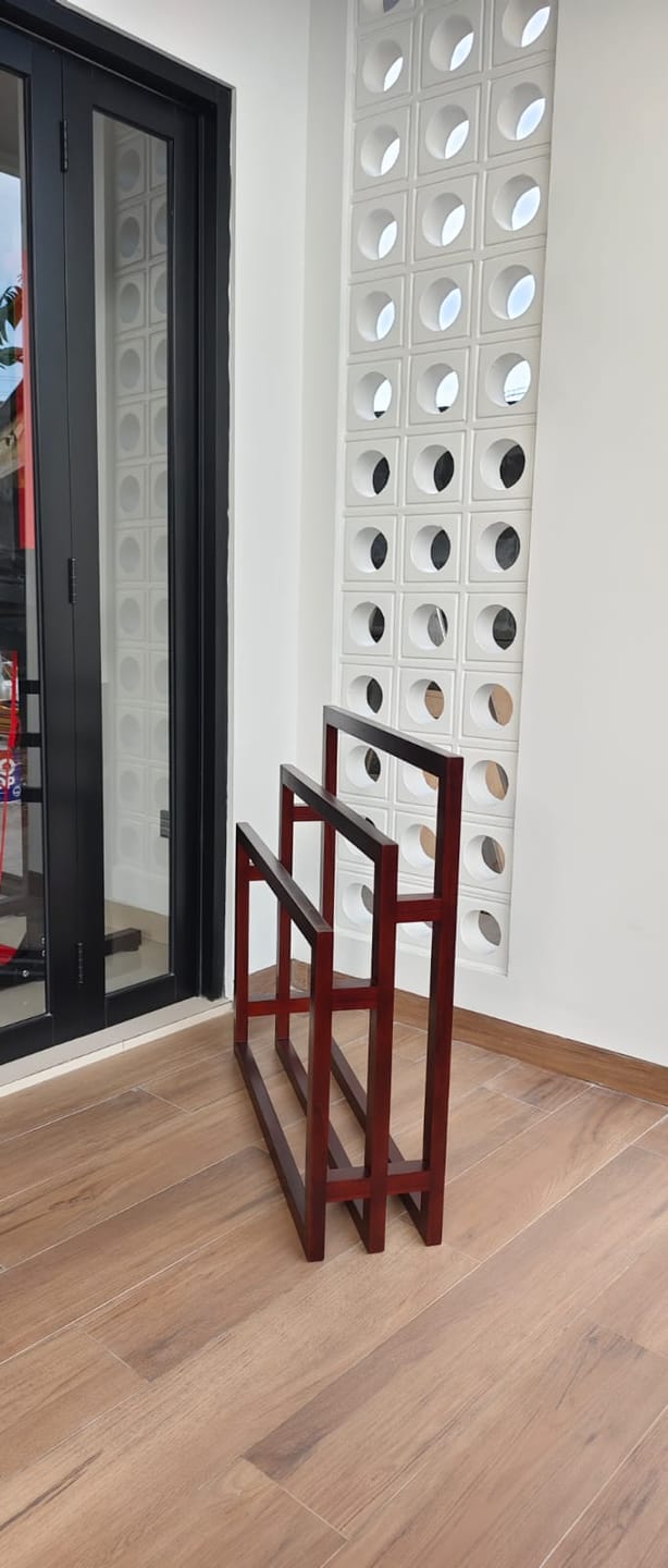 Customer photo review of Exclusive Tiered Teak Towel Rack