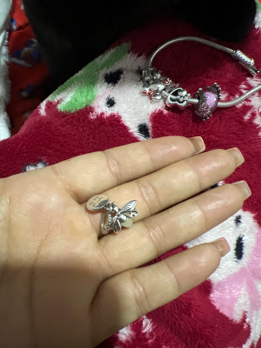 Customer photo review of Charm Luciernaga Evangeline "Iluminas Mi Vida" Fluorescente