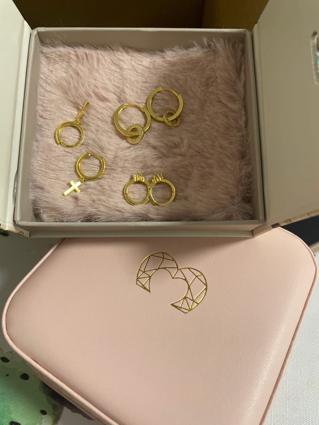 Customer photo review of Pendientes Aros Enlazados