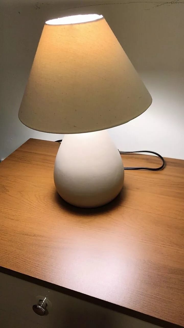 Customer photo review of Abajur de Mesa em Cerâmica com Cúpula de Linho