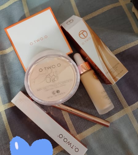 Customer photo review of O.TWO.O LIQUID DROP FOUNDATION