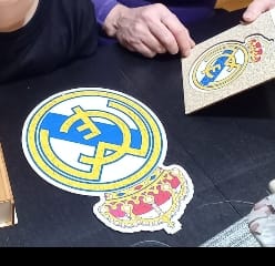 Customer photo review of Real Madrid CF® Logo - Rompecabezas de Madera
