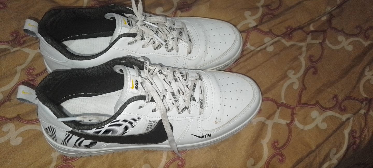 Customer photo review of Tenis 420 Blanco Negro Negro
