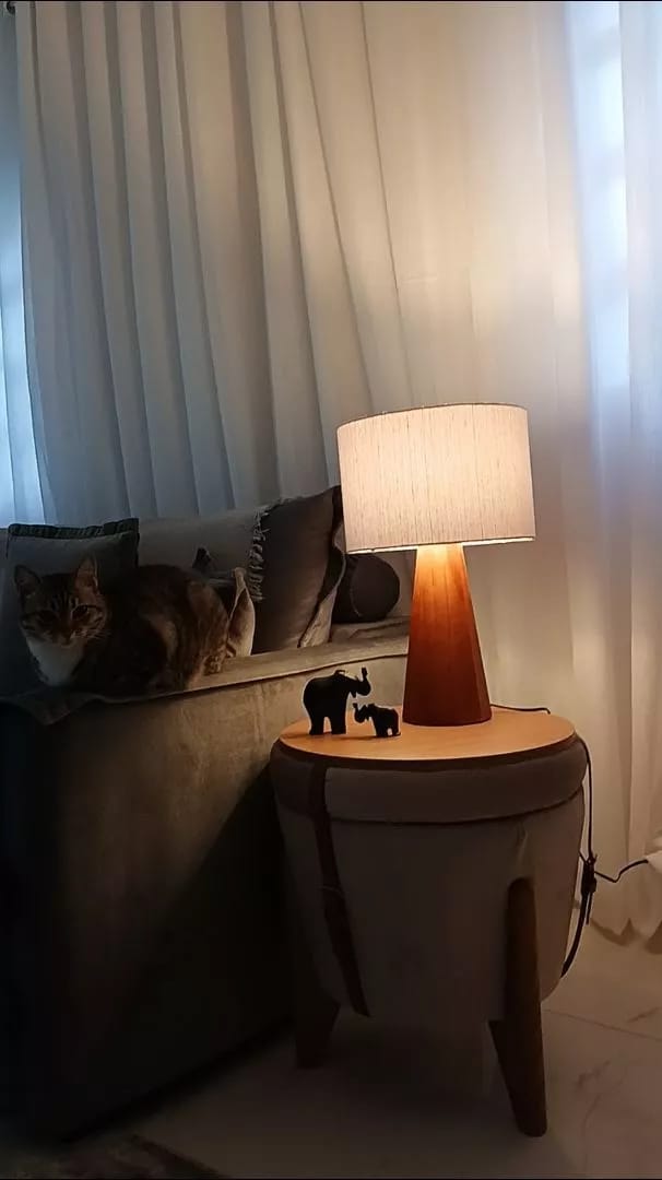Customer photo review of Abajur de Mesa Wooden Cúpula de Linho