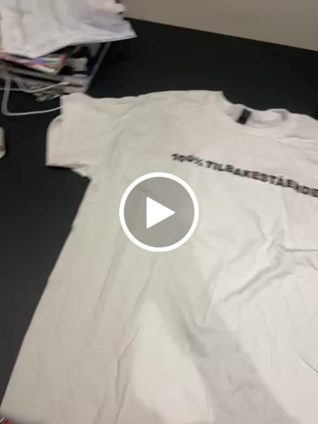 Customer video review of 100% TILBAKESTÅENDE  - T-SKJORTE