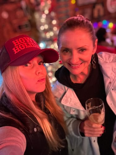 Customer photo review of Howdy Holidays Trucker