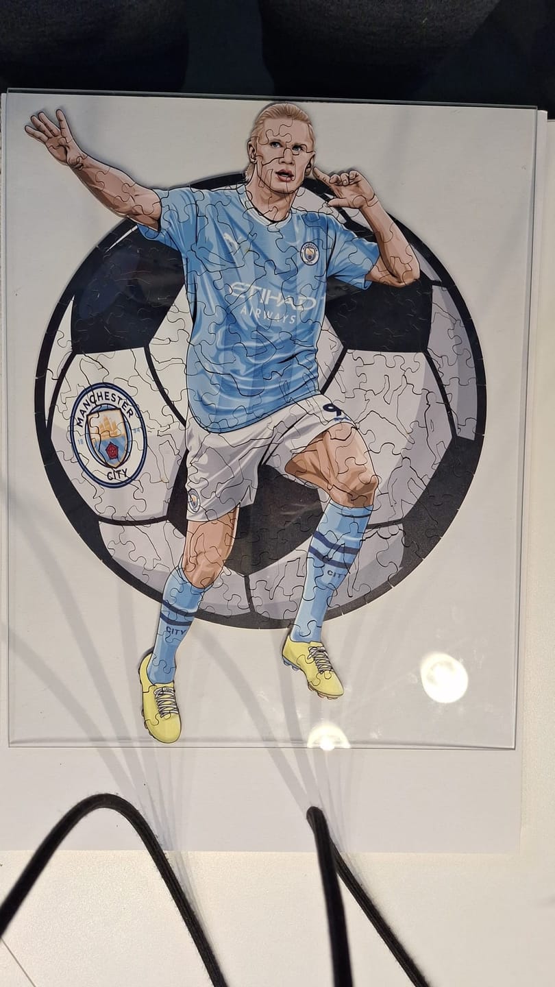 Customer photo review of Erling Haaland - Holzpuzzle