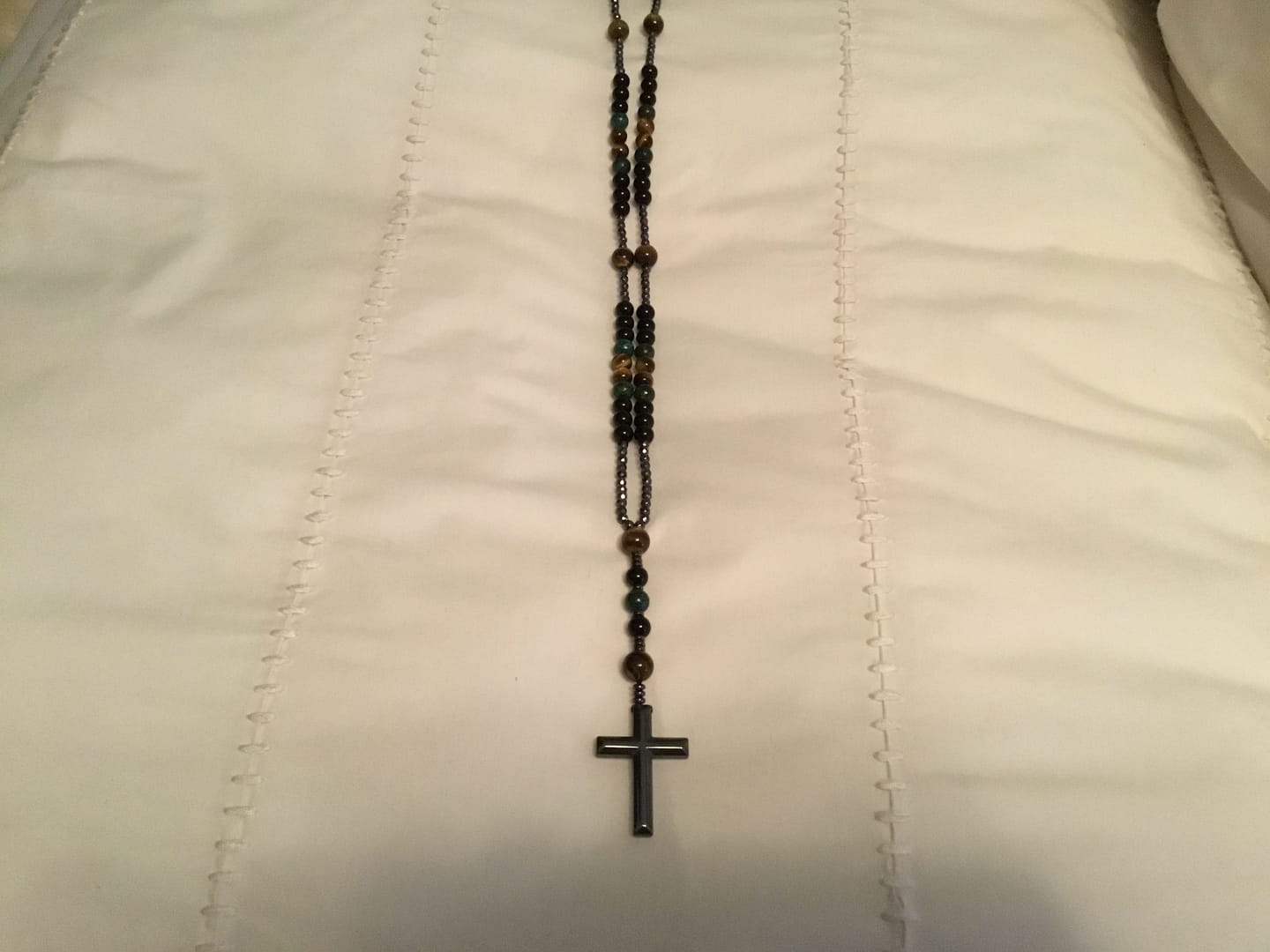 Customer photo review of Olivenorma Kreuz Katholischer Naturstein Rosenkranz Anhänger Halskette