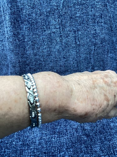 Customer photo review of Allegro Sphere Bracelet