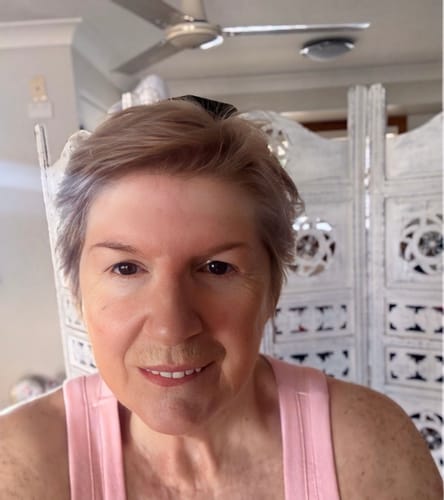 R. G. review of Ethan Thomas black shampoo 400ml image 1 out of 2