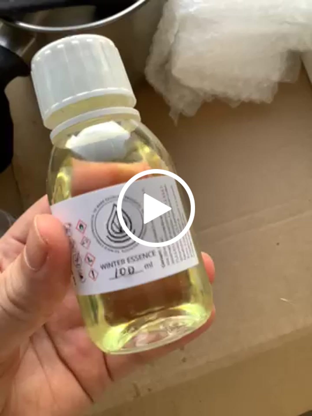 Customer video review of Fragancia WINTER ESSENCE