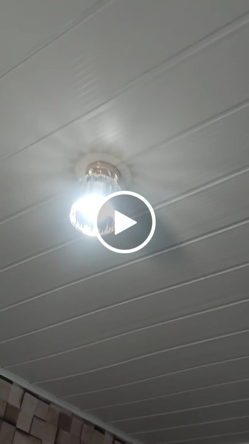 Customer video review of Luminária de Teto Sofisticada Cúpula de Vidro Bivolt