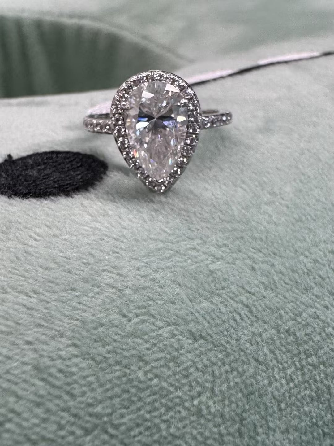 Customer photo review of Rodiffy Moissanite 2.5 Ct Pear Cut Halo Engagement Ring For Women