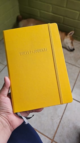 Customer photo review of Libreta Mediana Bullet Journal 2 Edition Yellow