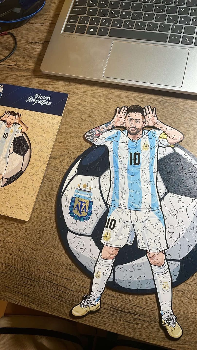 Customer photo review of Lionel Messi - Wooden Puzzle