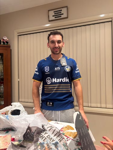 Customer photo review of 2025 Parramatta Eels Home Jersey men’s