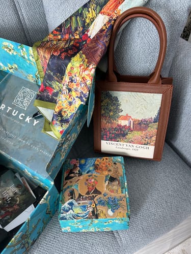 Customer photo review of Van Gogh Landscape Fular