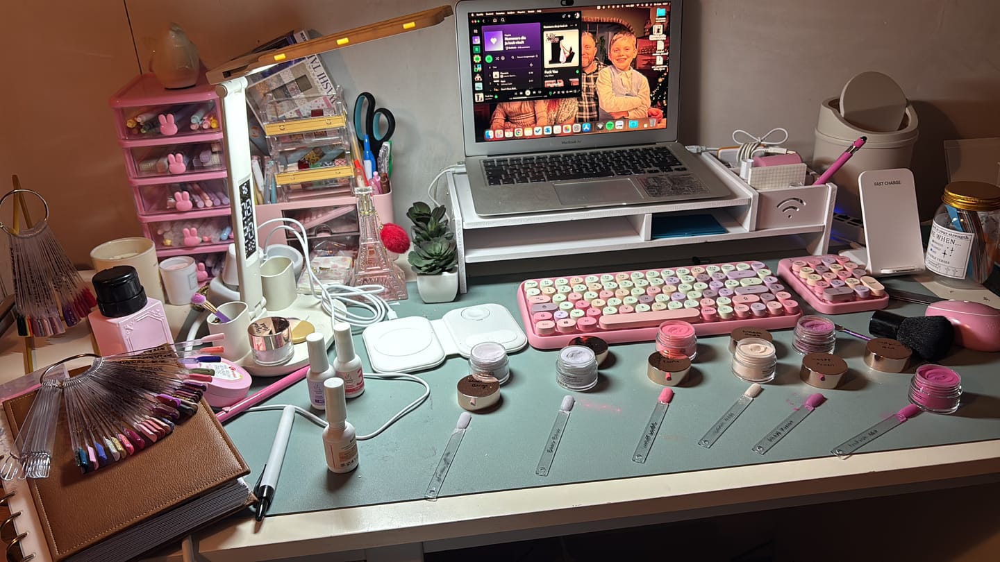 Customer photo review of Warm Nude Dipping Powder