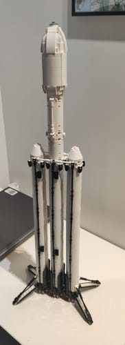 Customer photo review of Falcon Heavy Rocket 713pcs