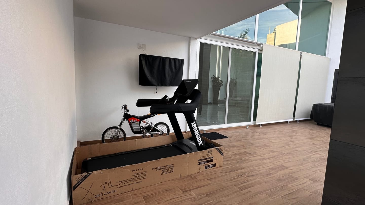 Customer photo review of Caminadora Comercial X8 LED IRONSIDE Glam