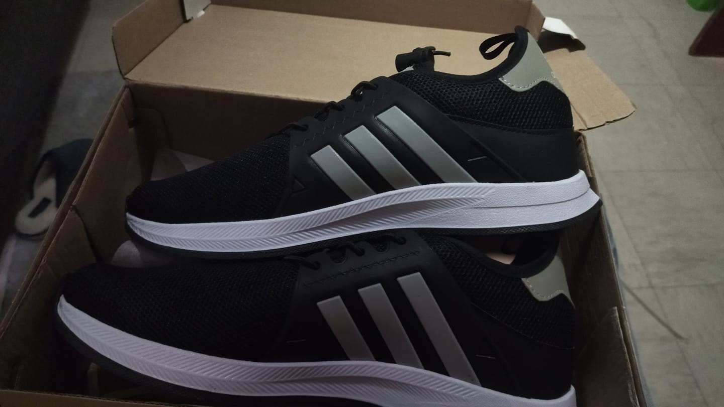 Customer photo review of Tenis 018 Negro Plata