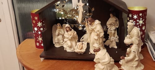 Customer photo review of Belleek Living Three Kings Set