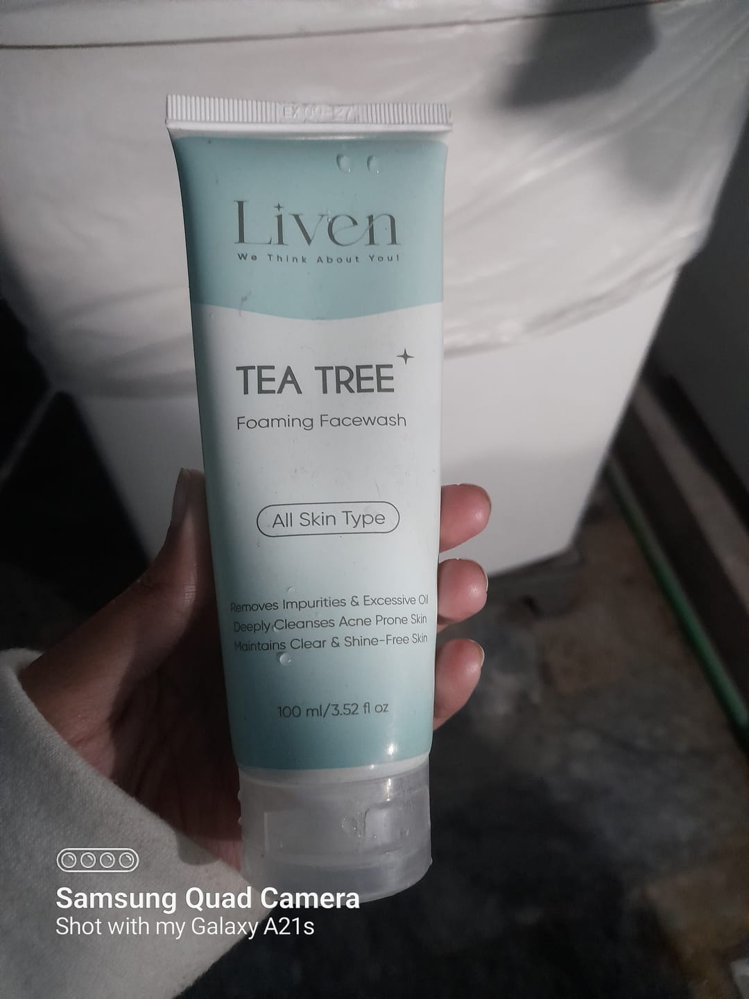 Customer photo review of Tea Tree Foaming Facewash
