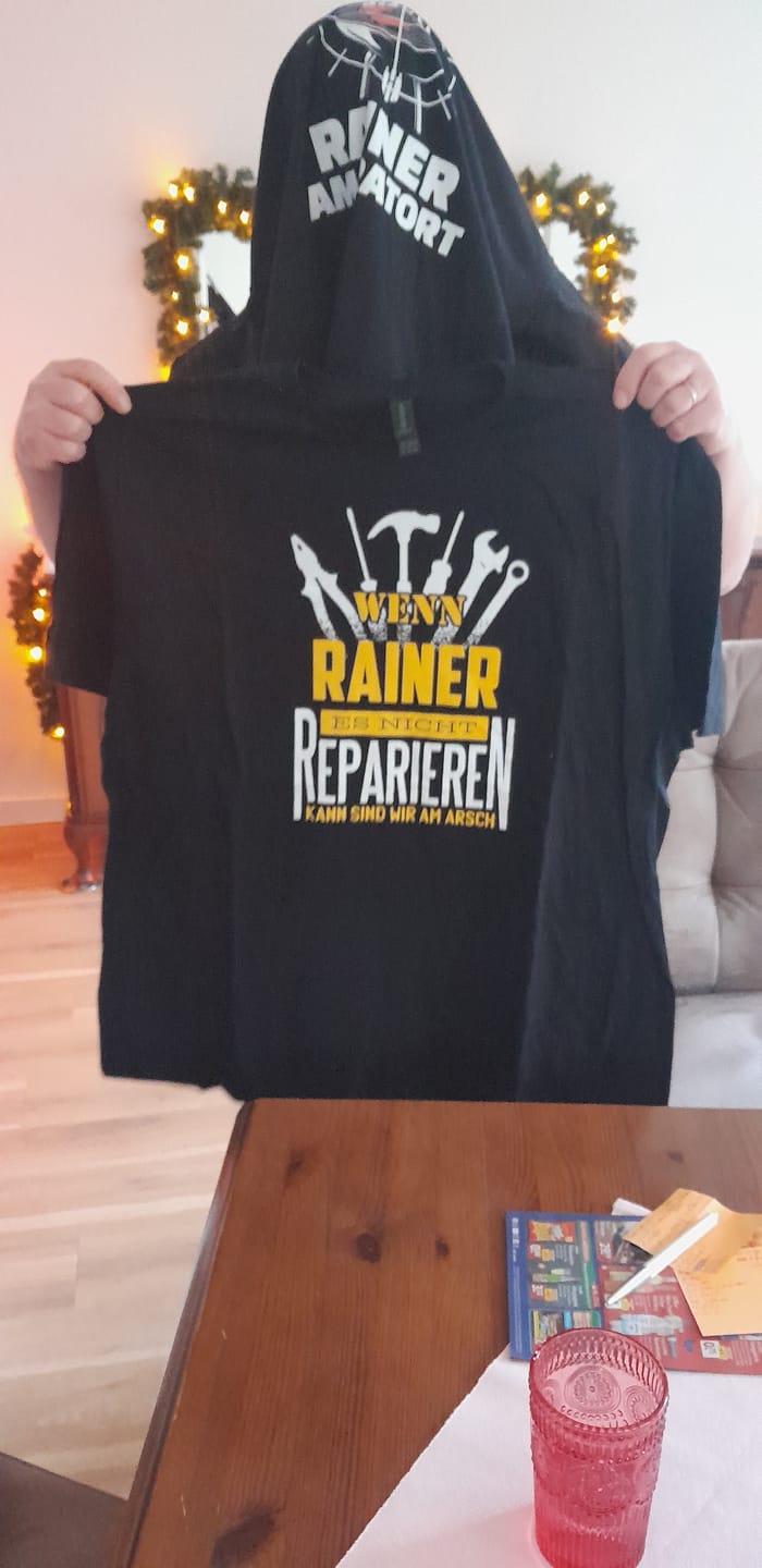 Customer photo review of Lustiges Handwerker und Heimwerker Herren T-Shirt personalisierbar