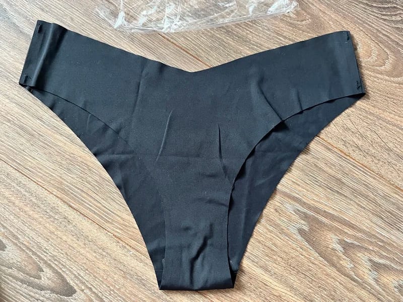 Customer photo review of NUBELLE - Nahtloser V-Shape Slip 3er Set