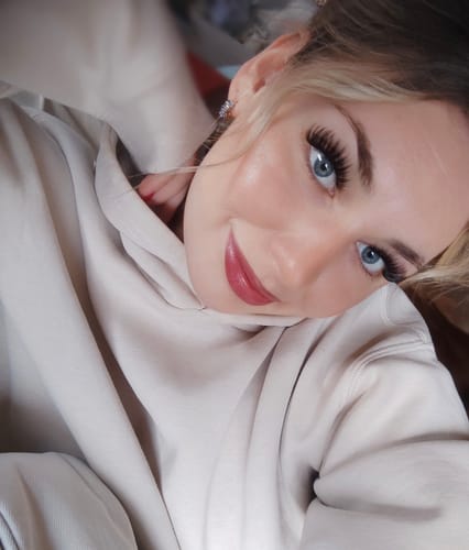 Customer photo review of Boss Babe