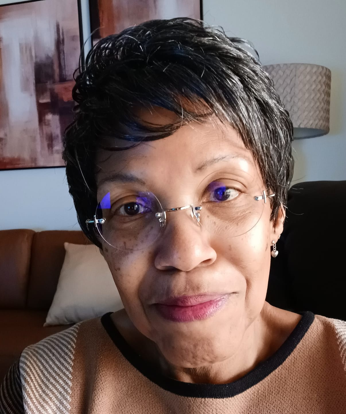 Customer photo review of Vanessa Fashion Wig CALI