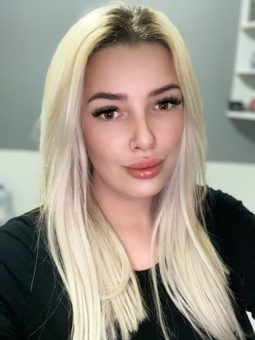 Customer photo review of 18" Nano Tip Hair Extensions