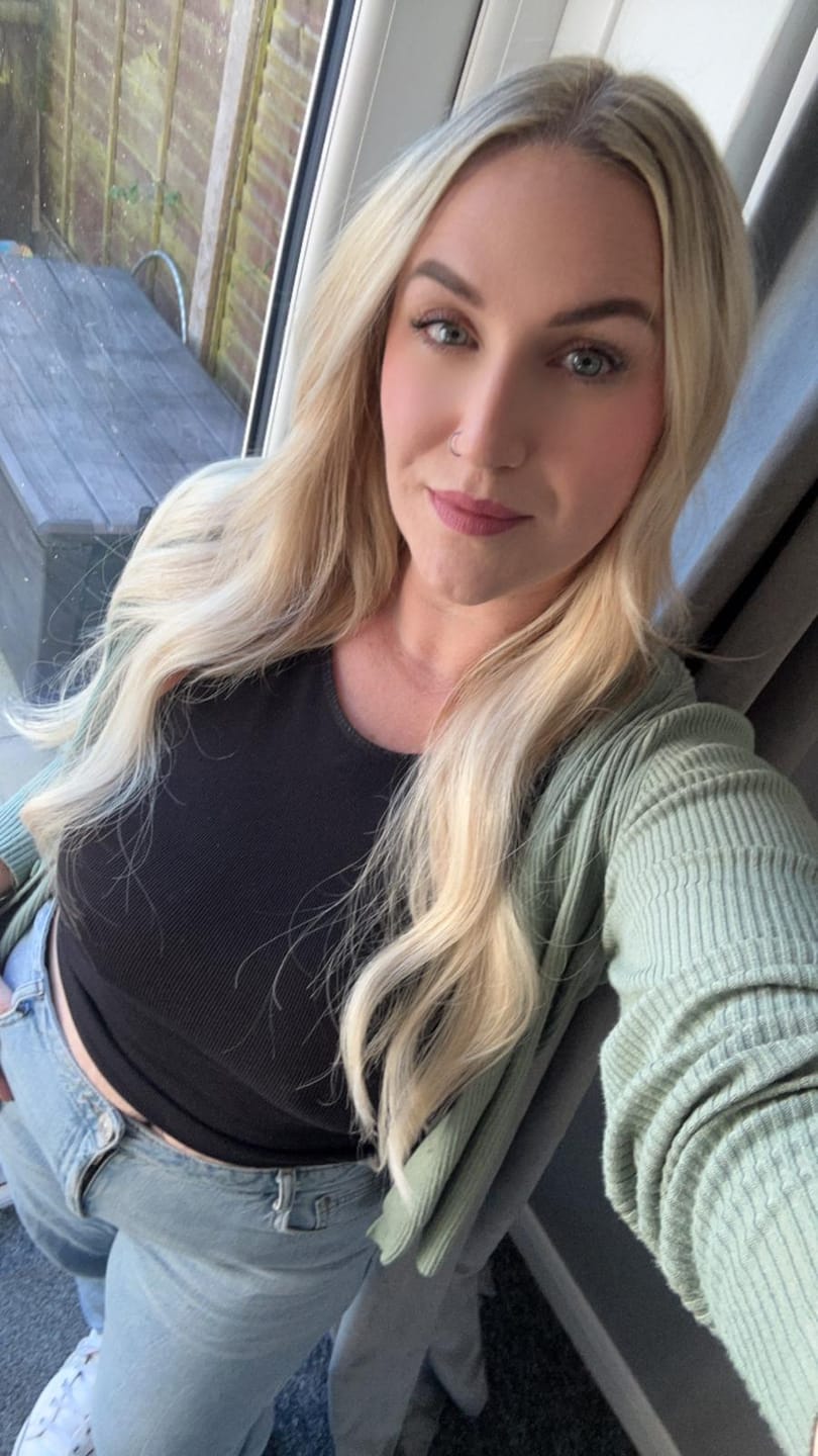 Customer photo review of 18" Nano Tip Hair Extensions
