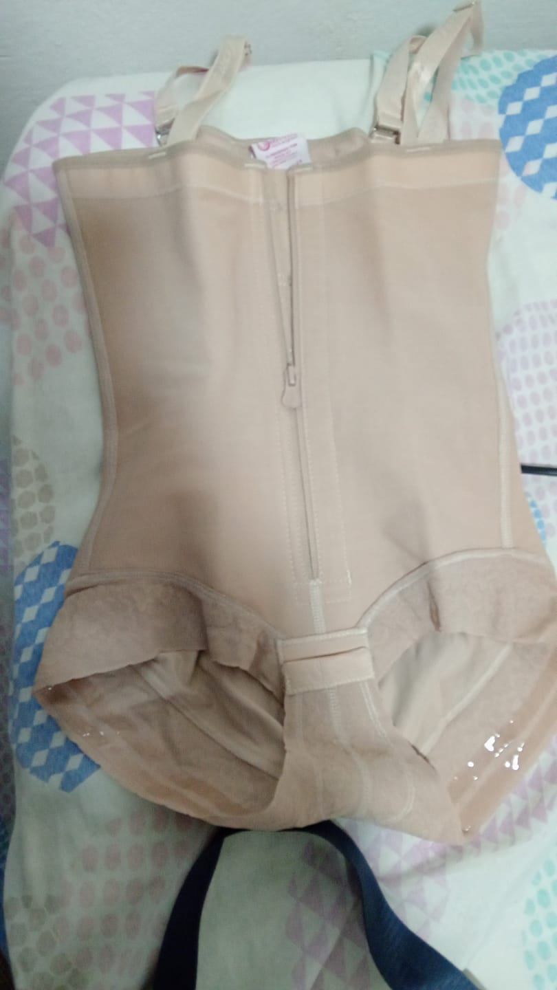 Customer photo review of BODY CACHETERO STRAPLESS ENCAJE SILICONADO FAJA SALOMÉ