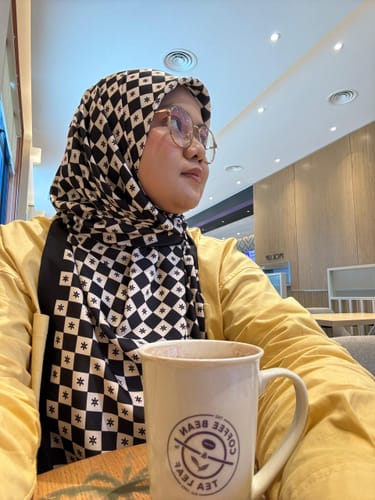 Customer photo review of Monogram Square (Black)