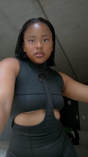 Customer photo review of Sleek Full Frontal 13a Bobs