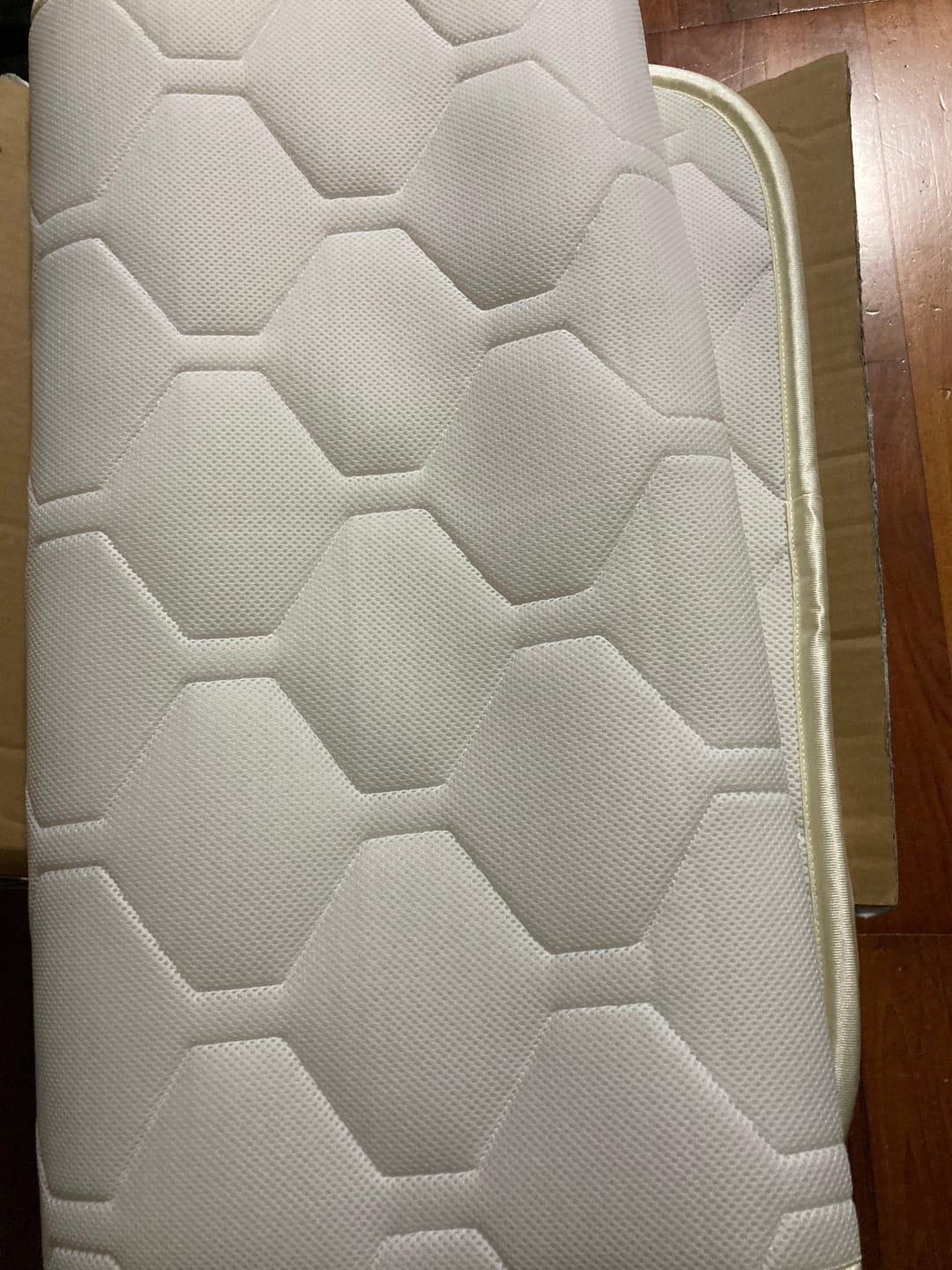 Customer photo review of SLEEP HEXAGON　ホルミシスポータブルパッド