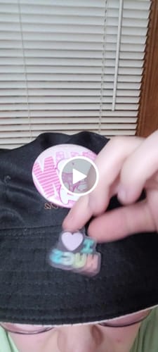 Customer video review of Peanuts Snoopy Pin Badges with A Pendant - Surprise Pack