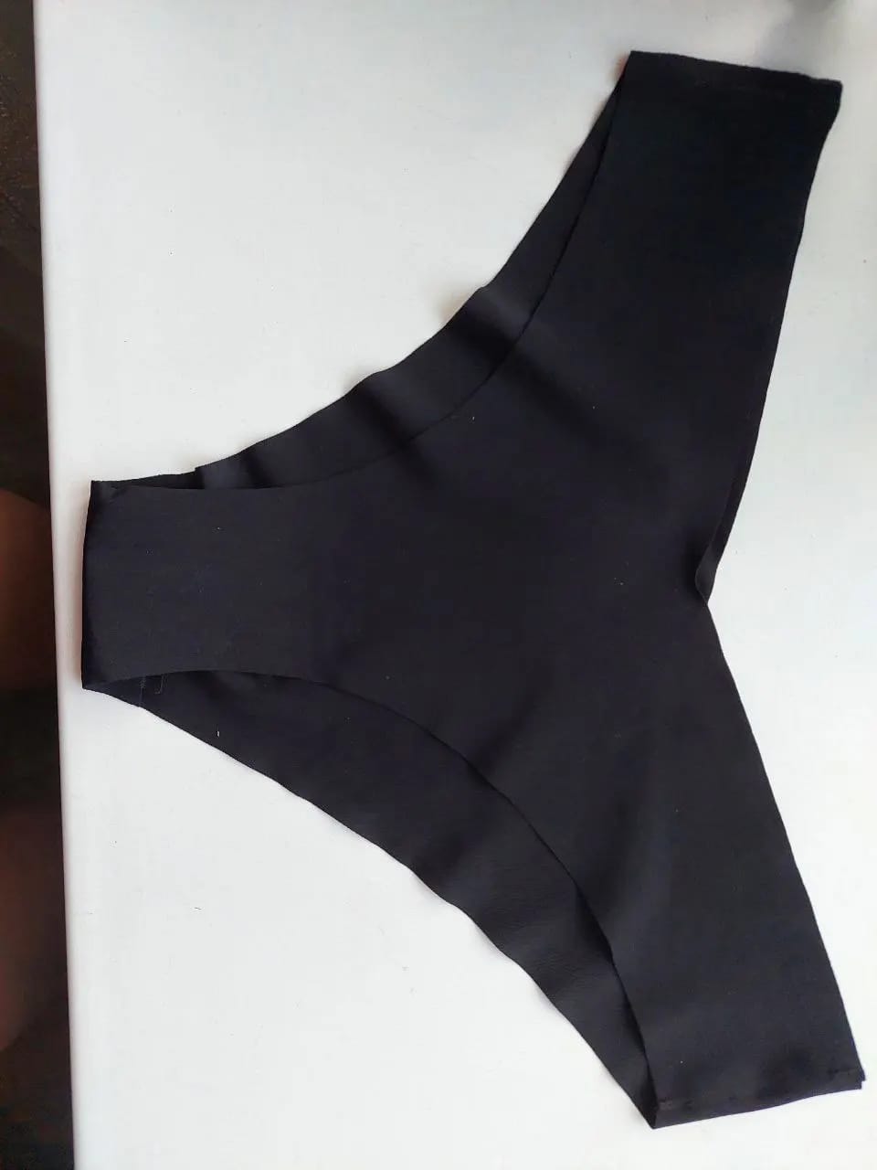 Customer photo review of NUBELLE - Nahtloser V-Shape Slip 3er Set