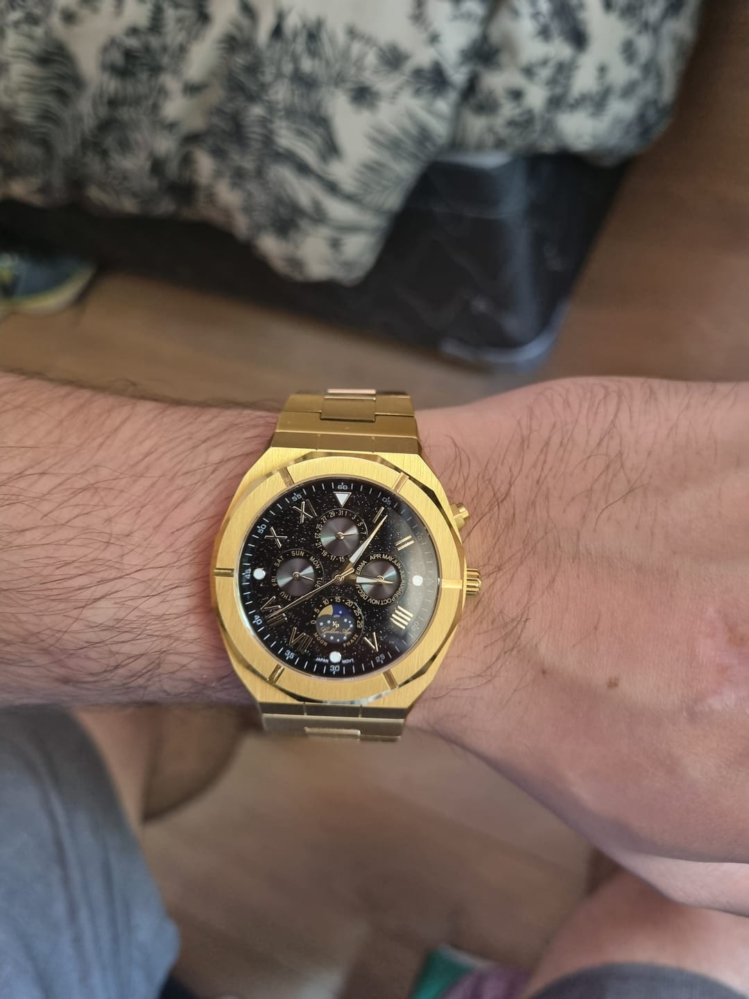 Customer photo review of Kapriel Golden Age Moon Phase