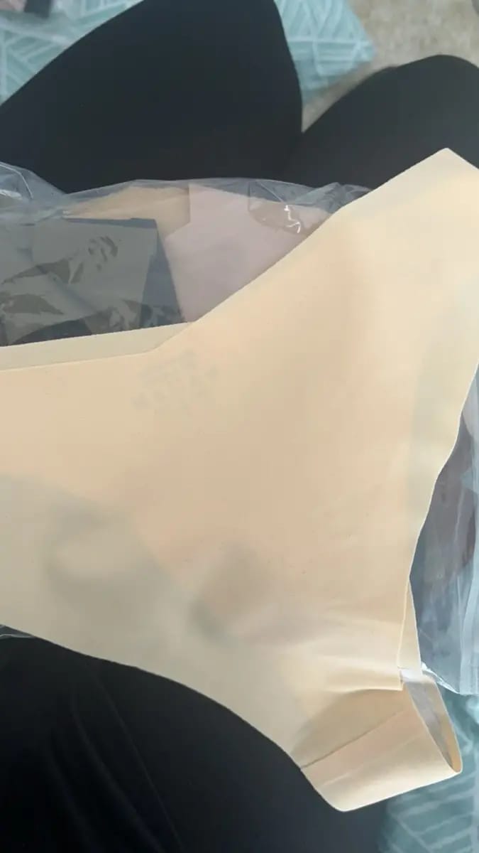 Customer photo review of NUBELLE - Nahtloser V-Shape Slip 3er Set