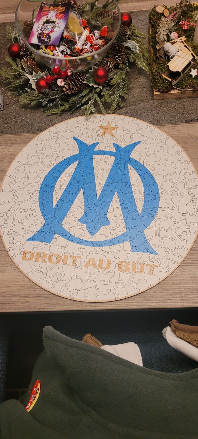 Customer photo review of Logo Olympique de Marseille® - Puzzle en Bois